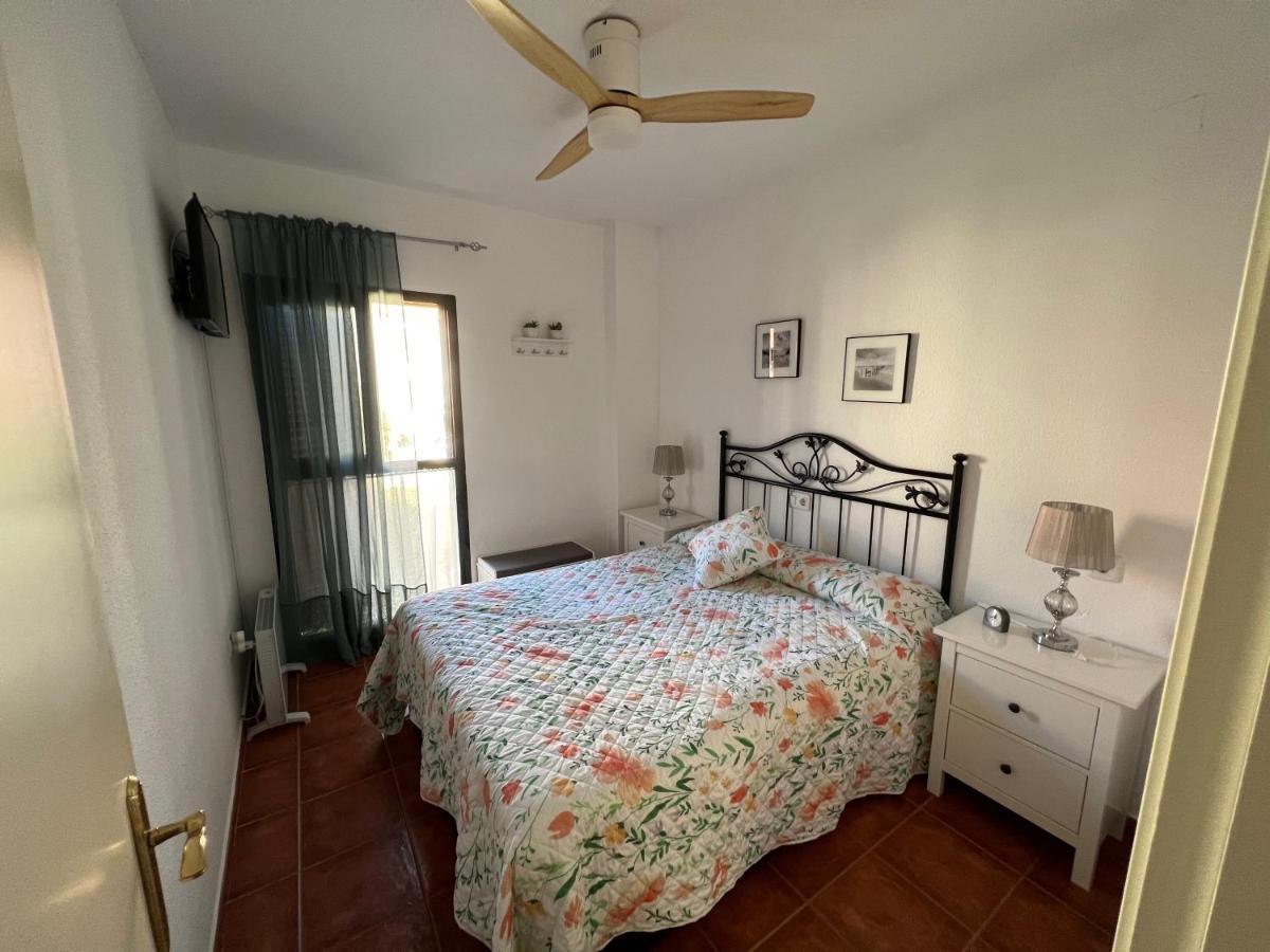 Apartamento En Urbanizacion De Primera Linea De Playa, Atlanterra Захара-де-лос-Атунес Экстерьер фото