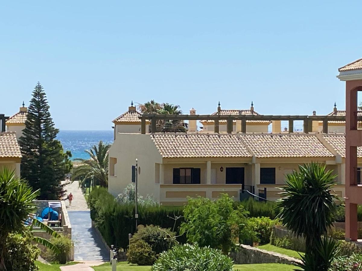 Apartamento En Urbanizacion De Primera Linea De Playa, Atlanterra Захара-де-лос-Атунес Экстерьер фото