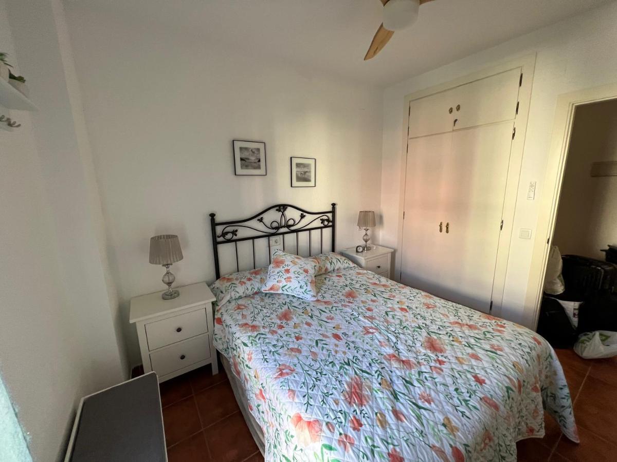 Apartamento En Urbanizacion De Primera Linea De Playa, Atlanterra Захара-де-лос-Атунес Экстерьер фото