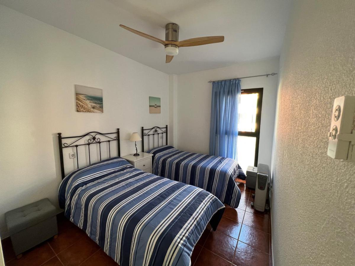 Apartamento En Urbanizacion De Primera Linea De Playa, Atlanterra Захара-де-лос-Атунес Экстерьер фото